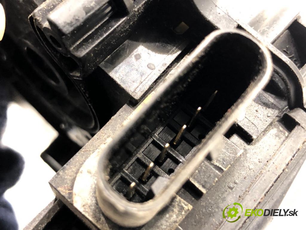 BMW F16 SUV 2014 190 kW xDrive 30 d 2993 zámok Dvere pravy zad 7281954