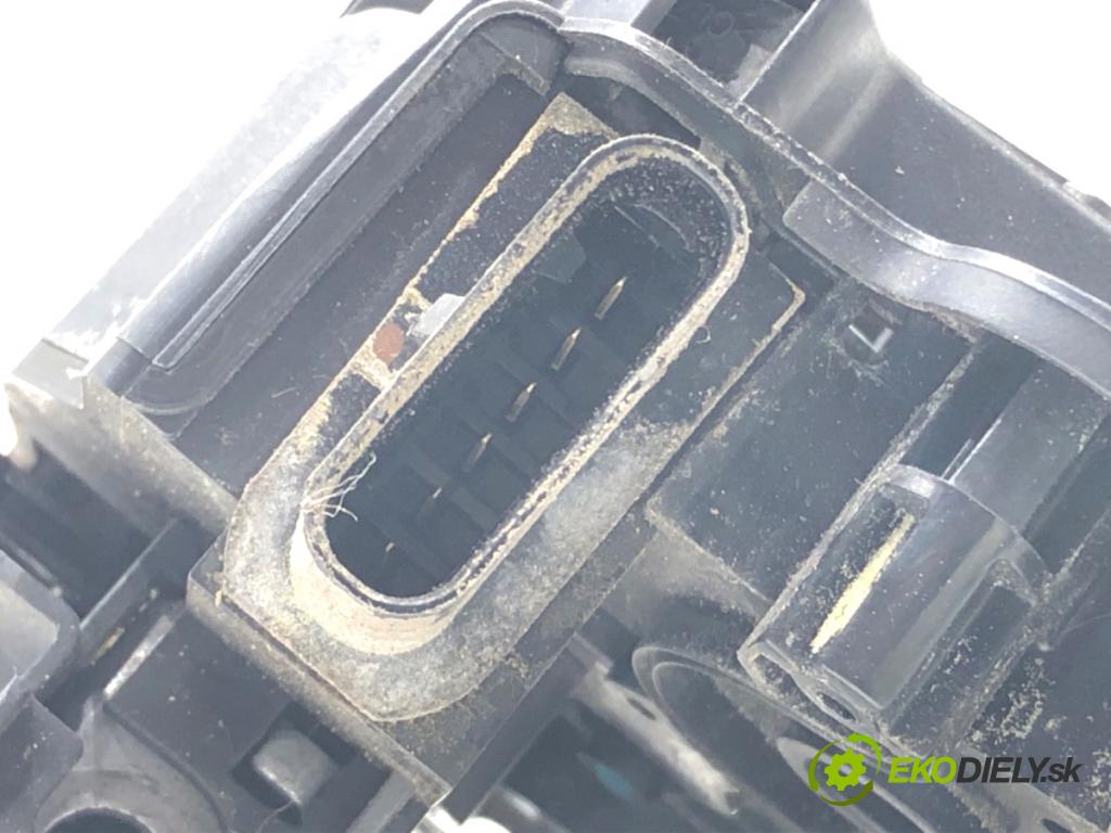 BMW F16 SUV 2014 190 kW xDrive 30 d 2993 zámok Dvere ľavy zad 7281953