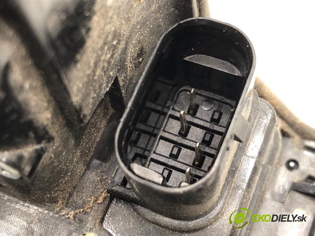 BMW F16 SUV 2014 190 kW xDrive 30 d 2993 zámok Dvere ľavy predný 7281945