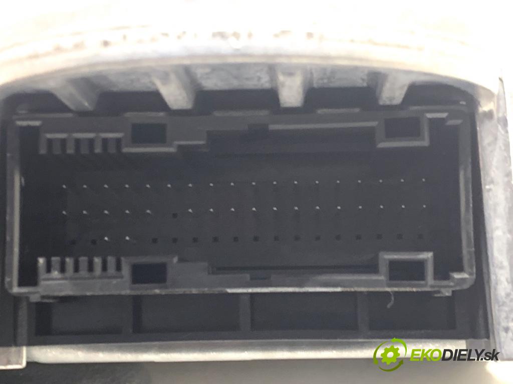 BMW F16 SUV 2014 190 kW xDrive 30 d 2993 senzor airbag 0265020710 (Snímač)