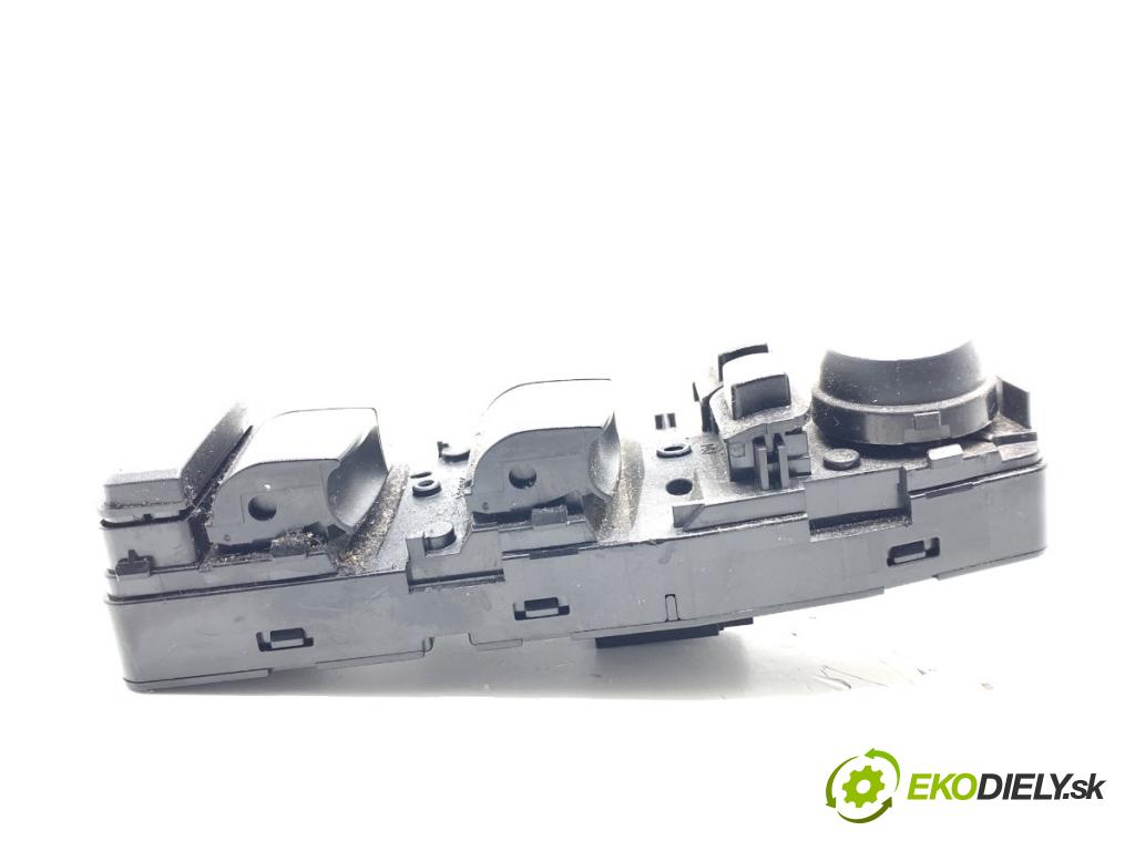 BMW F16 SUV 2014 190 kW xDrive 30 d 2993 Prepínač okien 9297349 (Prepínacie páčky pod volantom)