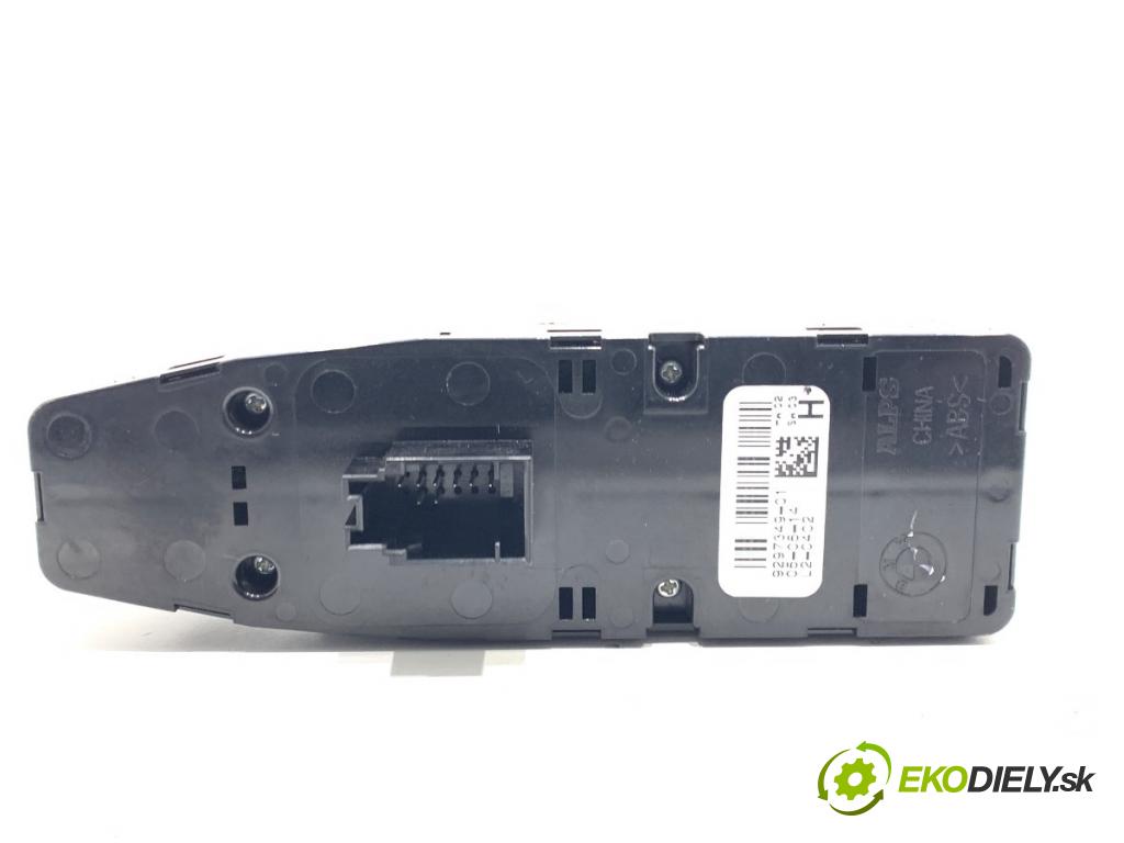 BMW F16 SUV 2014 190 kW xDrive 30 d 2993 Prepínač okien 9297349 (Prepínacie páčky pod volantom)