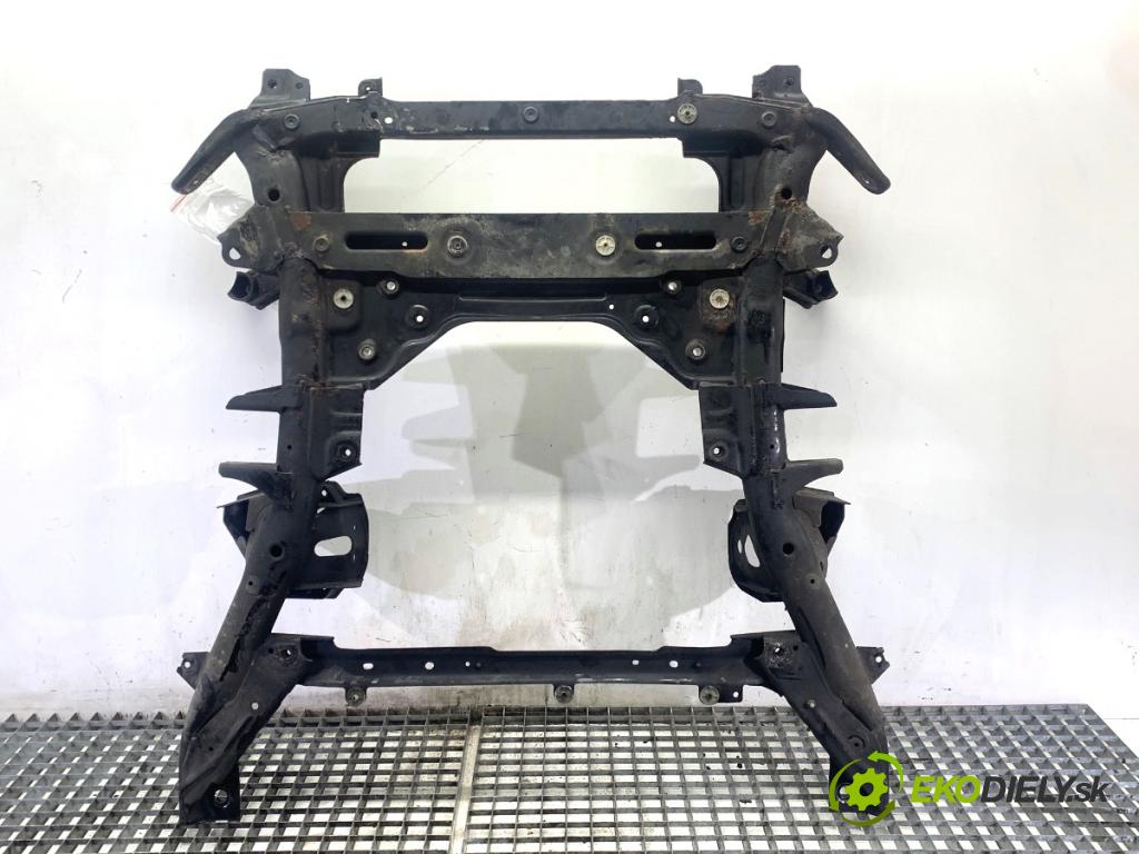 BMW F16 SUV 2014 190 kW xDrive 30 d 2993 výztuha pod motor  (Přední výztuha)