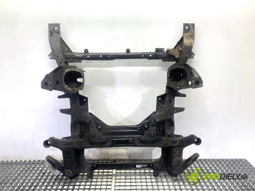 BMW F16 SUV 2014 190 kW xDrive 30 d 2993 výztuha pod motor  (Přední výztuha)