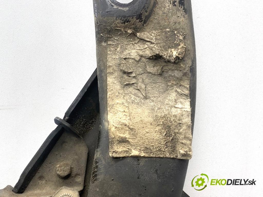 BMW F16 SUV 2014 190 kW xDrive 30 d 2993 výztuha pod motor  (Přední výztuha)