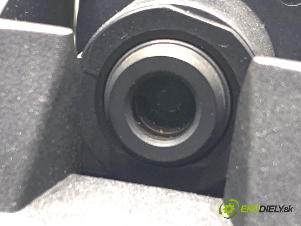 BMW F16 SUV 2014 190 kW xDrive 30 d 2993 KAMERA okna prednej 9352750