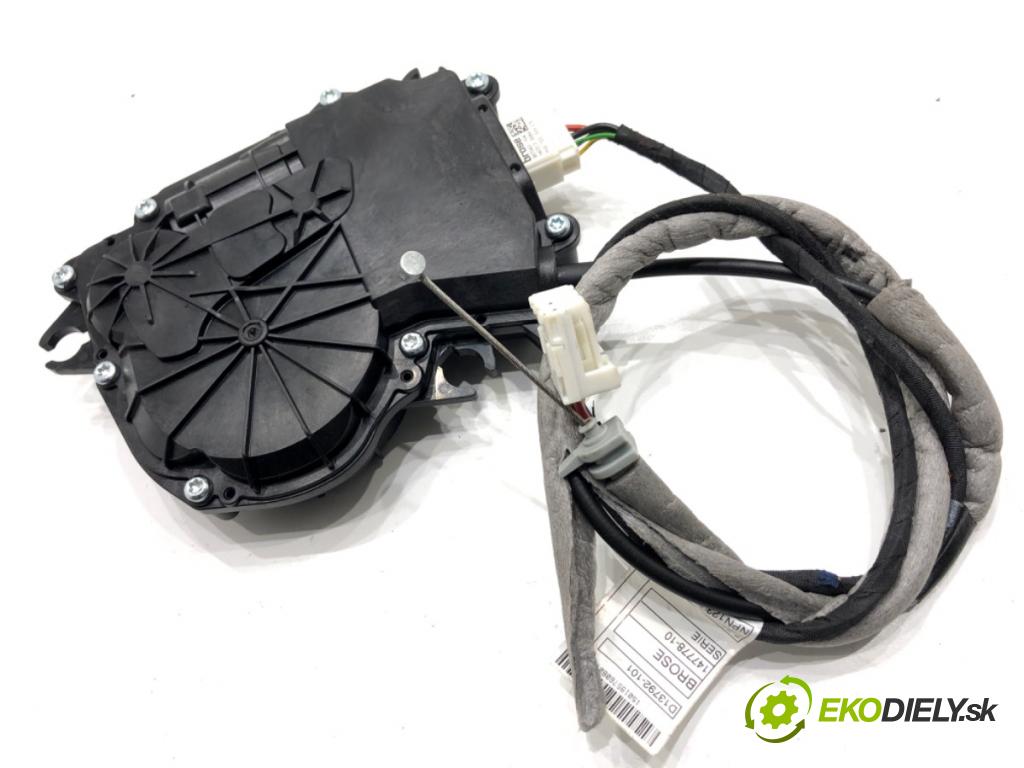 BMW F16 SUV 2014 190 kW xDrive 30 d 2993 doťah dverí zad 7318696