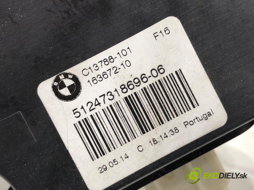 BMW F16 SUV 2014 190 kW xDrive 30 d 2993 VLAK: dveří zadní část 7318696