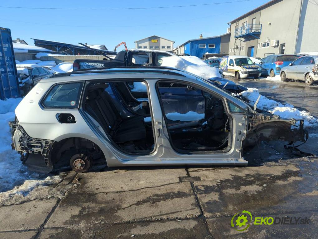 VW GOLF VII Kombi 2015 66 kW 1.6 TDI 1598 karoséria ČTVRŤÁK: Blatník prah strecha PODŁUŻNICA