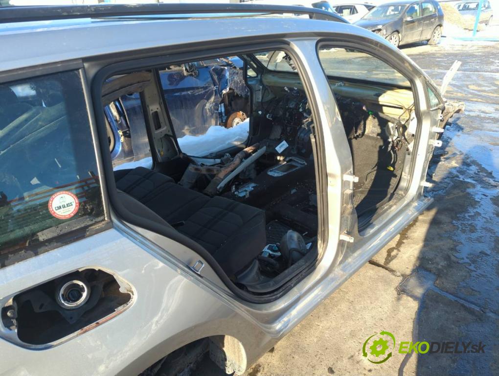 VW GOLF VII Kombi 2015 66 kW 1.6 TDI 1598 karoséria ČTVRŤÁK: Blatník prah strecha PODŁUŻNICA