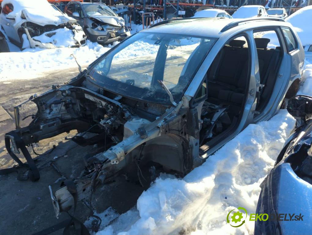 VW GOLF VII Kombi 2015 66 kW 1.6 TDI 1598 karoséria ČTVRŤÁK: Blatník prah strecha PODŁUŻNICA