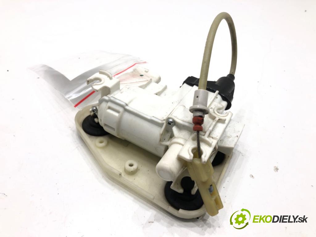 BMW F16 SUV 2014 190 kW xDrive 30 d 2993 doťah zámok Dvere ľavy zad 7388559