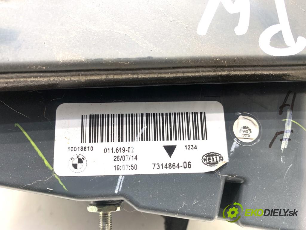 BMW F16 SUV 2014 190 kW xDrive 30 d 2993 Svetlo zad pravá vnútorná 7314864 (Kľučka dverí ostatné)