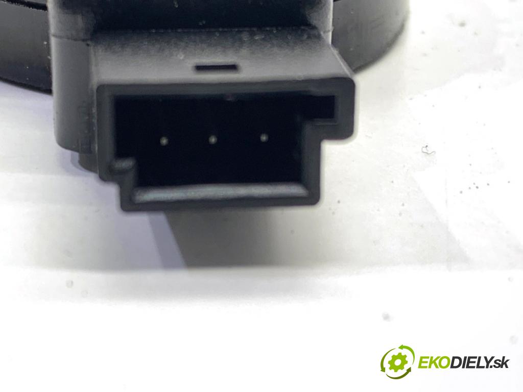 BMW F16 SUV 2014 190 kW xDrive 30 d 2993 Snímač dažďa 9354226 (Snímač dažďa)