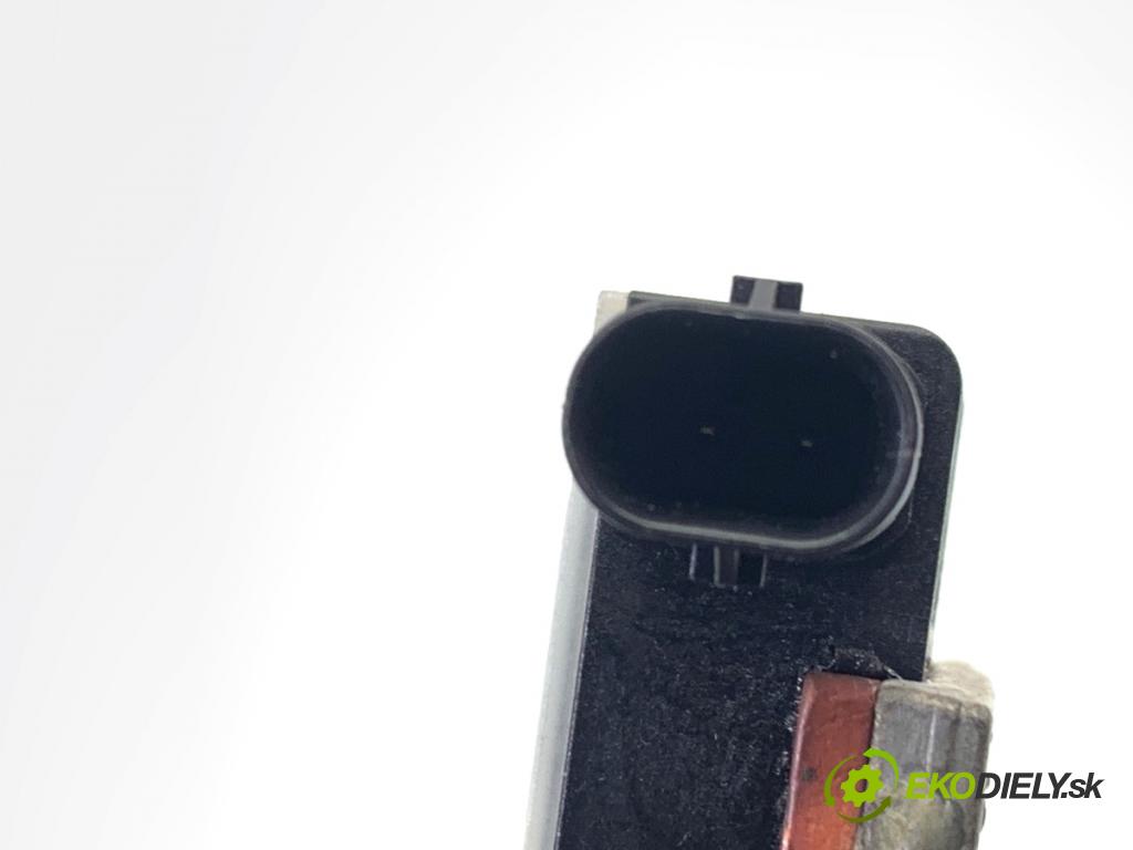 BMW F16 SUV 2014 190 kW xDrive 30 d 2993 svorka MINUS 9329885