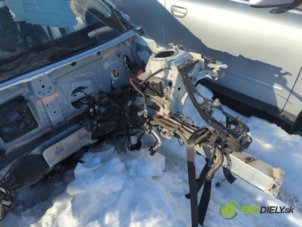 BMW F44 coupe 2021 131 kW 220 i 1998 karoséria ČTVRŤÁK: Blatník prah strecha PODŁUŻNICA