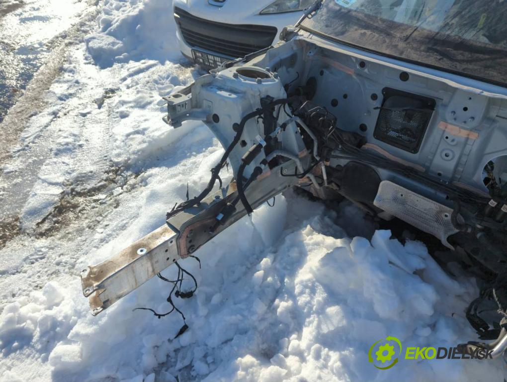 BMW F44 coupe 2021 131 kW 220 i 1998 karoséria ČTVRŤÁK: Blatník prah strecha PODŁUŻNICA