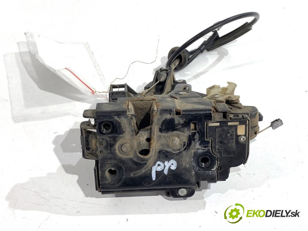 VW TRANSPORTER T5 Autobus 2007 75 kW 1.9 TDI 1896 zámok Dvere pravy predný 3B1837016BR