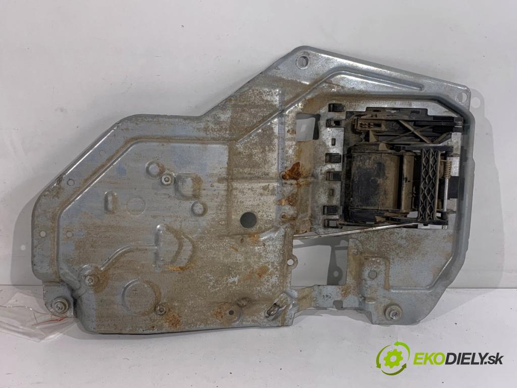 VW TRANSPORTER T5 Autobus 2007 75 kW 1.9 TDI 1896 zámok dveře zadní část 7H0829309 (Zámek)