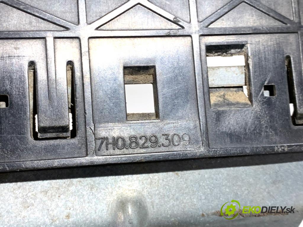 VW TRANSPORTER T5 Autobus 2007 75 kW 1.9 TDI 1896 zámok dveře zadní část 7H0829309 (Zámek)
