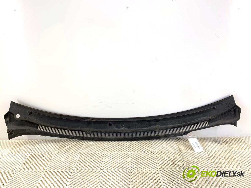 VW TRANSPORTER T5 Autobus 2007 75 kW 1.9 TDI 1896 torpédo plast pod čelní okno 7H1819403A (Plast pod čelním sklem)