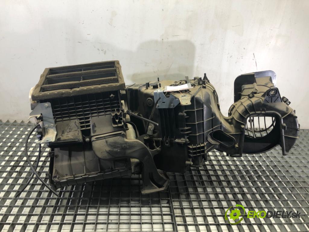 VW TRANSPORTER T5 Autobus 2007 75 kW 1.9 TDI 1896 topné těleso radiátor topení 7H1820005BM (Radiátor topení)