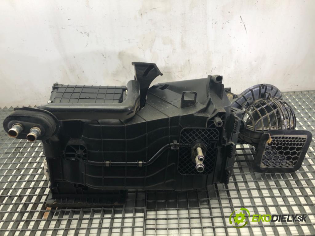 VW TRANSPORTER T5 Autobus 2007 75 kW 1.9 TDI 1896 topné těleso radiátor topení 7H1820005BM (Radiátor topení)