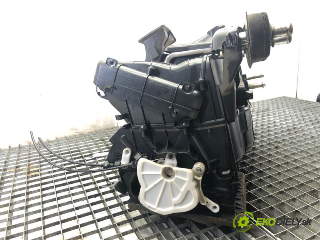 VW TRANSPORTER T5 Autobus 2007 75 kW 1.9 TDI 1896 topné těleso radiátor topení 7H1820005BM (Radiátor topení)