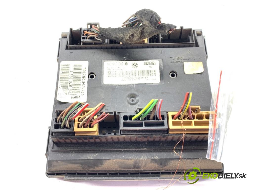 VW TRANSPORTER T5 Autobus 2007 75 kW 1.9 TDI 1896 Modul komfortu 7H0937049AD (Modul komfortu)