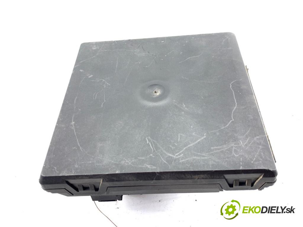 VW TRANSPORTER T5 Autobus 2007 75 kW 1.9 TDI 1896 Modul komfortu 7H0937049AD (Modul komfortu)