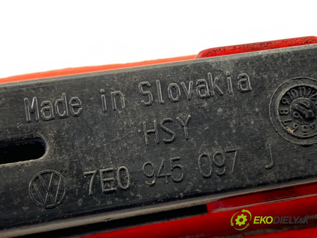 VW TRANSPORTER T5 Autobus 2007 75 kW 1.9 TDI 1896 Svetlo brzdových svetiel 7E0945097J