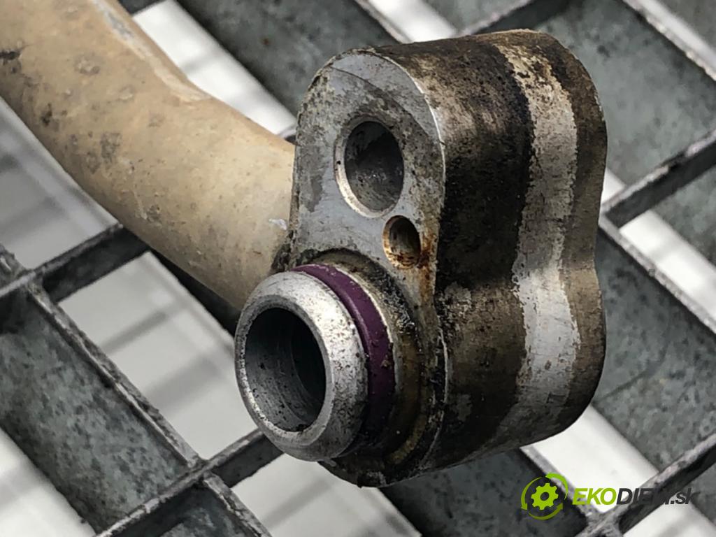 VW TRANSPORTER T5 Autobus 2007 75 kW 1.9 TDI 1896 rúrka klimatizace 7H0820744P (Trubka klimatizace)