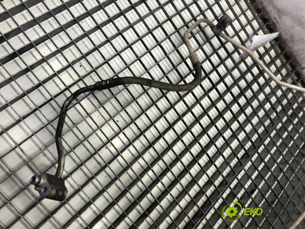 VW TRANSPORTER T5 Autobus 2007 75 kW 1.9 TDI 1896 rúrka klimatizace 7H1820741R (Trubka klimatizace)