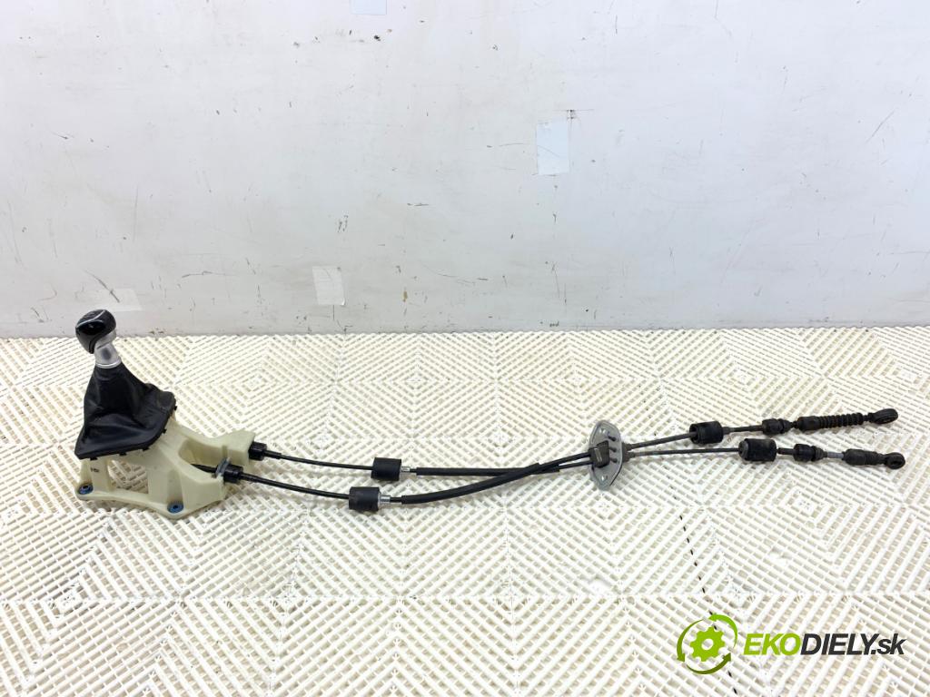 HYUNDAI i40 Kombi 2013 85 kW 1.7 CRDi 1685 Kulisa  (Rýchlostná páka (kulisa))