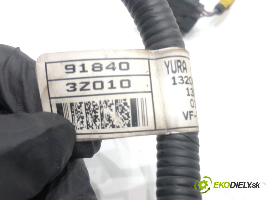 HYUNDAI i40 Kombi 2013 85 kW 1.7 CRDi 1685 Káblovačka PDC predný 91840-3Z010
