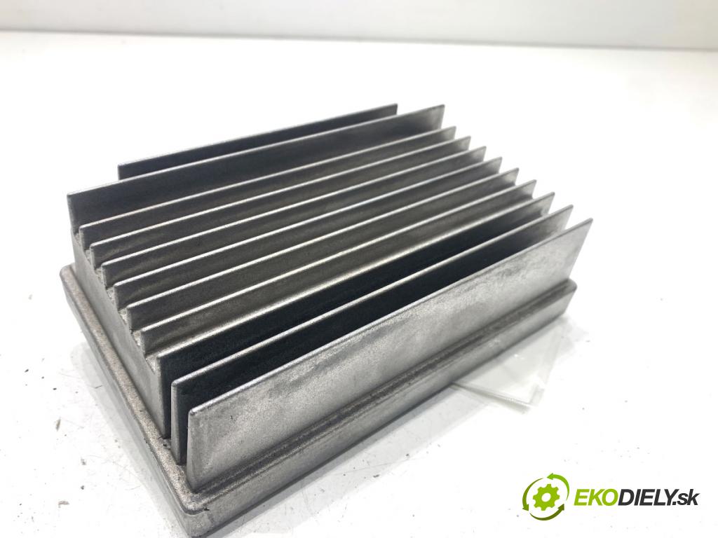 BMW F34 liftback 2017 135 kW 320 i 1998 Zosilňovač 6841967 (Zosilňovač)