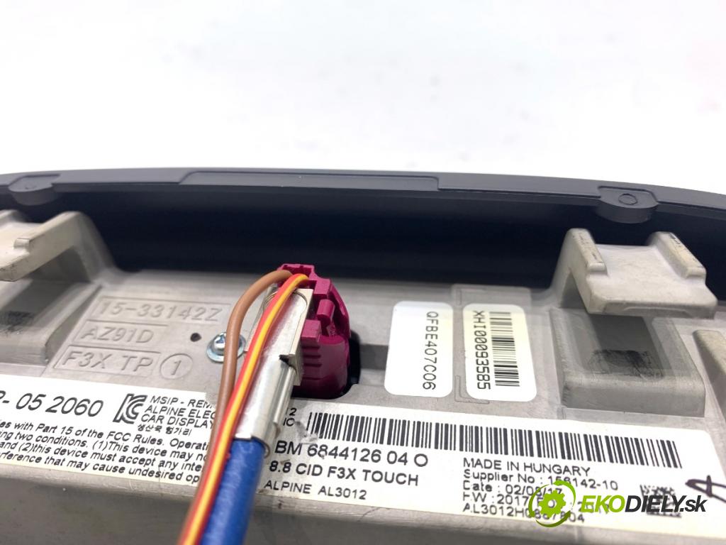 BMW F34 liftback 2017 135 kW 320 i 1998 Dislpej 6844126 (Prístrojová doska)