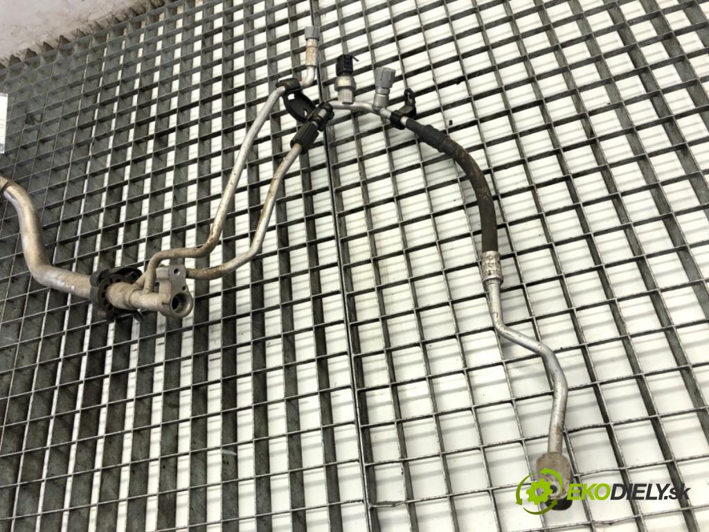 BMW F34 liftback 2017 135 kW 320 i 1998 rúrka klimatizace 9337126 (Trubka klimatizace)