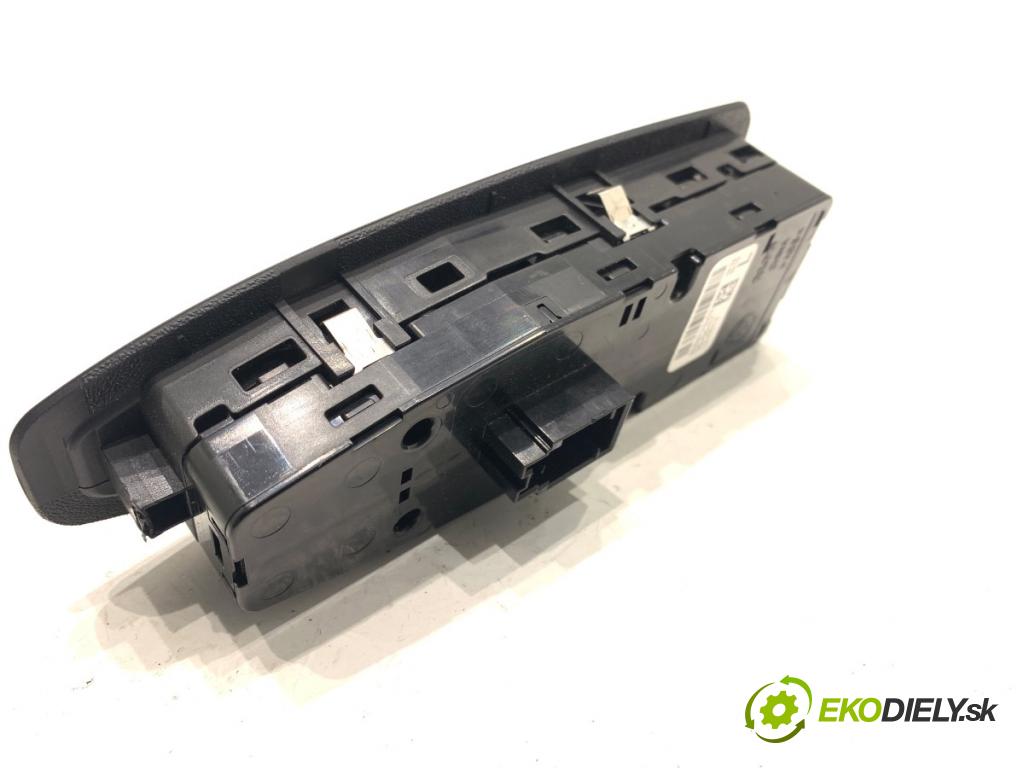 BMW F34 liftback 2017 135 kW 320 i 1998 Prepínač okien 9268733 (Prepínacie páčky pod volantom)