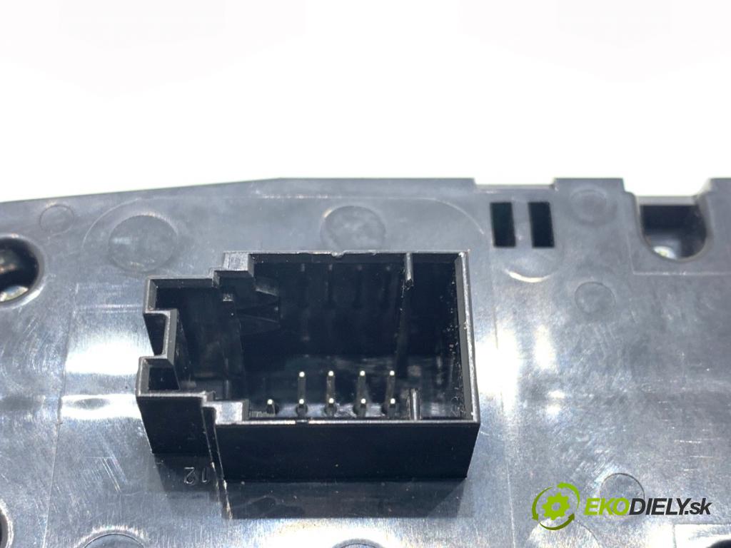 BMW F34 liftback 2017 135 kW 320 i 1998 Prepínač okien 9268733 (Prepínacie páčky pod volantom)