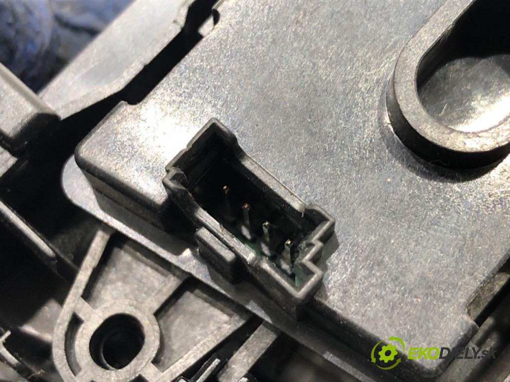 BMW F34 liftback 2017 135 kW 320 i 1998 Panel ovládania kúrenia 6832880 (Prepínacie páčky pod volantom)