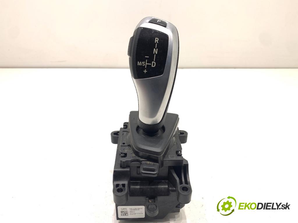 BMW F34 liftback 2017 135 kW 320 i 1998 Kulisa 9296896 (Rýchlostná páka (kulisa))