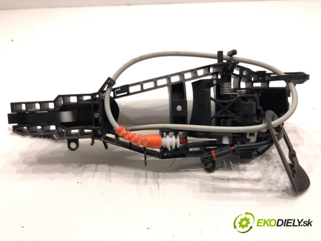 BMW F34 liftback 2017 135 kW 320 i 1998 Kľučka vonkajšia pravy zad