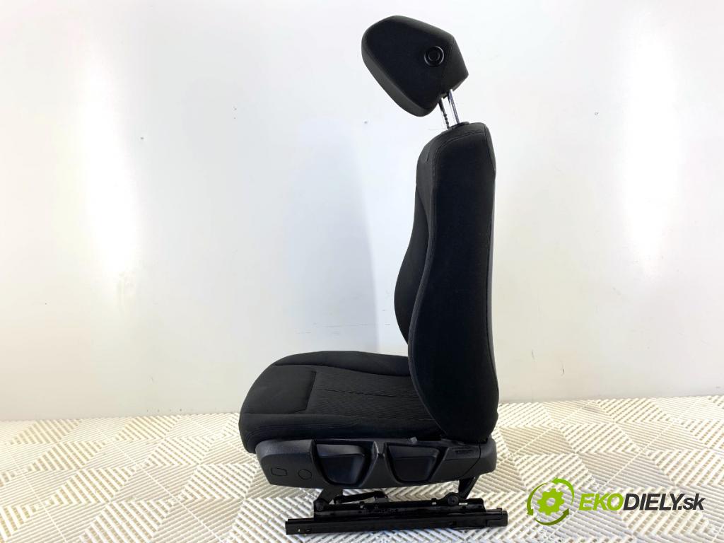 BMW F34 liftback 2017 135 kW 320 i 1998 sedadlo levý přední část