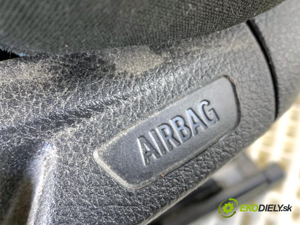 BMW F34 liftback 2017 135 kW 320 i 1998 sedadlo levý přední část