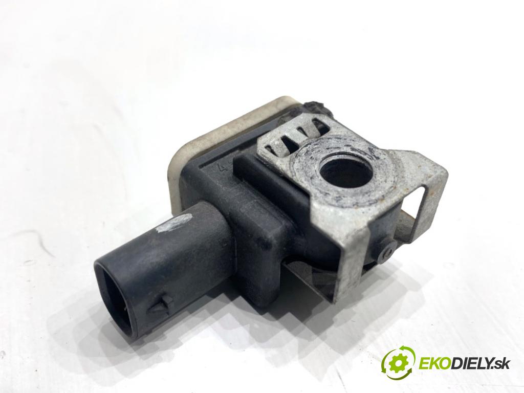 BMW F34 liftback 2017 135 kW 320 i 1998 Snímač nárazu 9196020 (Snímač nárazu)