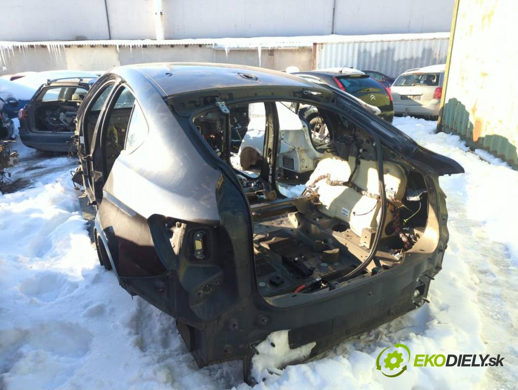 BMW F16 SUV 2014 190 kW xDrive 30 d 2993 KAROSERIA ČTVRŤÁK blatník zadní část práh střecha PODŁUŻNICA 