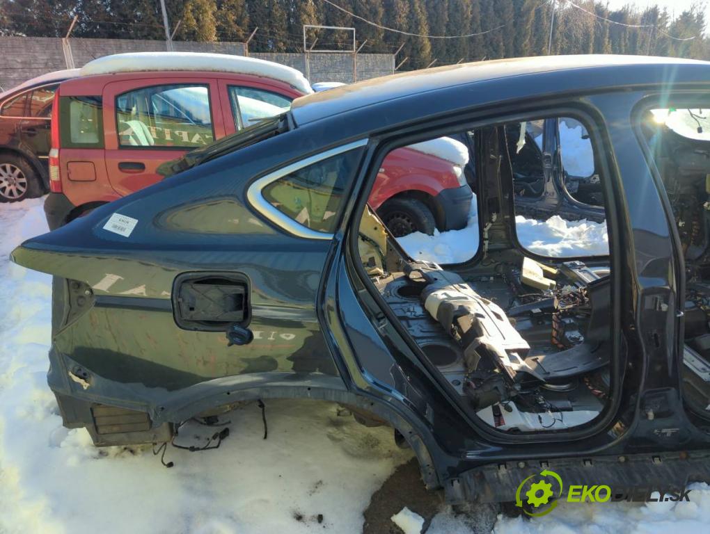 BMW F16 SUV 2014 190 kW xDrive 30 d 2993 KAROSERIA ČTVRŤÁK blatník zadní část práh střecha PODŁUŻNICA