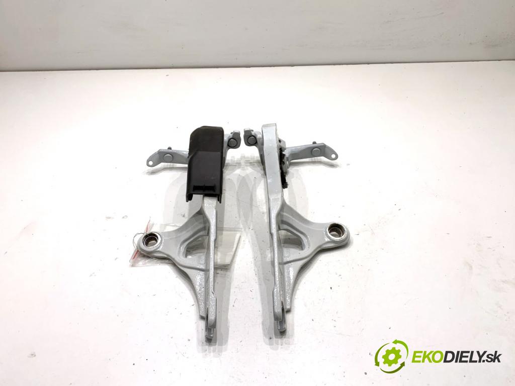 BMW F34 liftback 2017 135 kW 320 i 1998 závěsky dveří zadní část 7295643 7295644