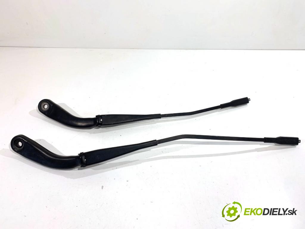 BMW F34 liftback 2017 135 kW 320 i 1998 Rameno stierače predný 7260474 7286105